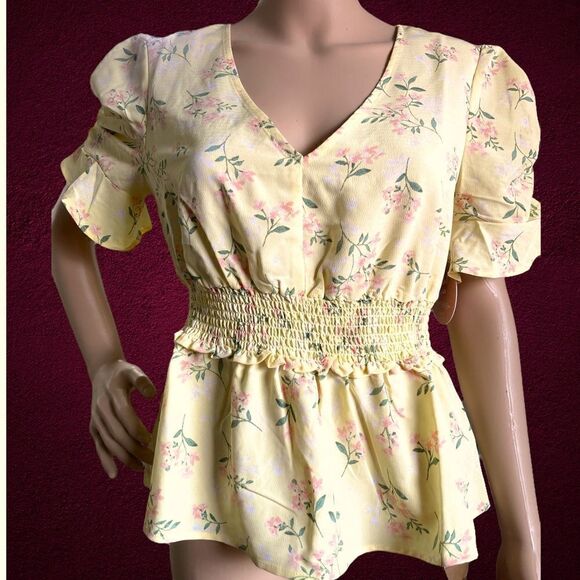 NWT Rabbit Yellow Floral rose top Baby Doll sleeve VNeck Elastic Waist Ruffle - Picture 1 of 6
